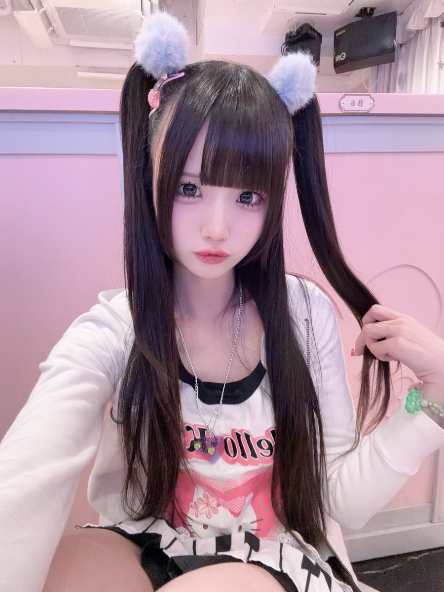 17歳なのに女児服着てる⟡.·🍀