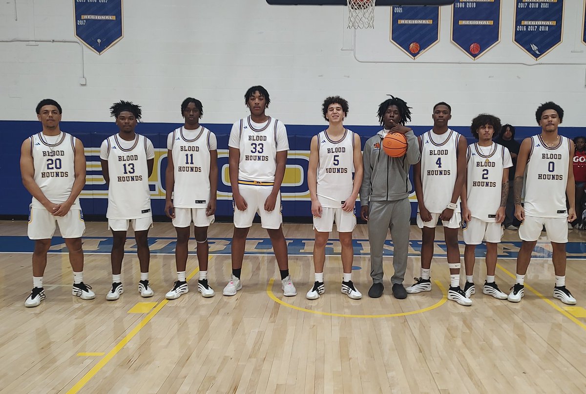 AHSbloodhounds's tweet photo. Congrats to our seniors! On Thursday it was Senior Night for: Leander Suazo, Gibson Louis, Eddie Lowery, Kollen Green, Derek Ramirez, Aiden Curry, Jordan Gunter, Deshawn Johnson &amp; Jaden Lindsay!
The highlight of their Senior Night was the victory over Winter Haven. #waytogohounds https://t.co/VxAzXYyGP2