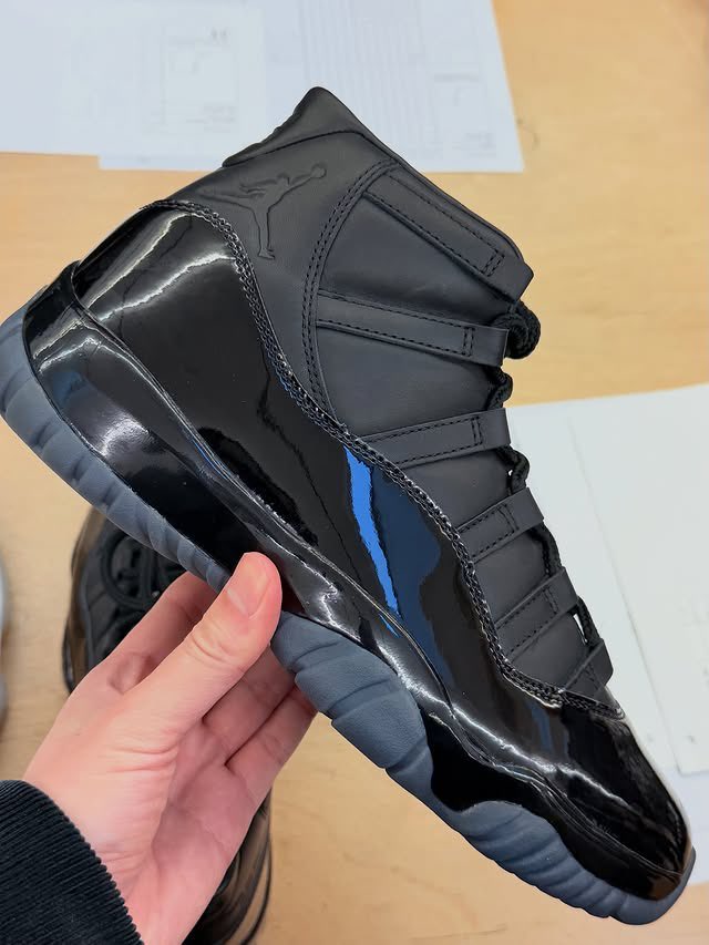 Ovrnundr's tweet image. First Look: COMME des GARÇONS HOMME PLUS x Nike Air Jordan 11 FW26 👀