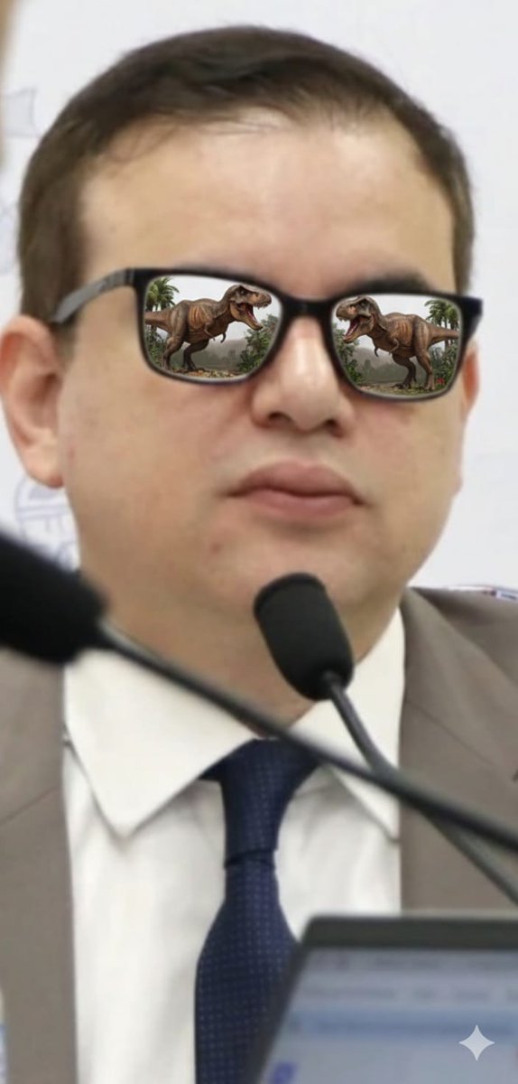 CECI VARGAS PEÑA RESPONDE:
JF DUARTE PENAYO: hijo de la mediocridad
A mi abuelo lo mandaron matar 3 veces, pero acá estoy yo, su nieta, contando la versión de la dictadura que tu papá nunca te leyó. Mi papá sufrió el exilio de Stroessner, obviamente a causa de las ideas de mi