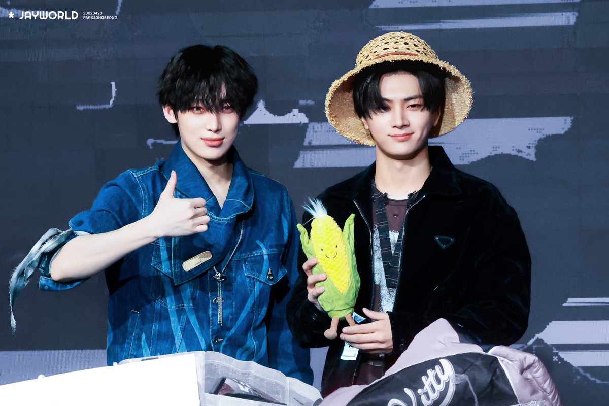 JayWorld tweet media