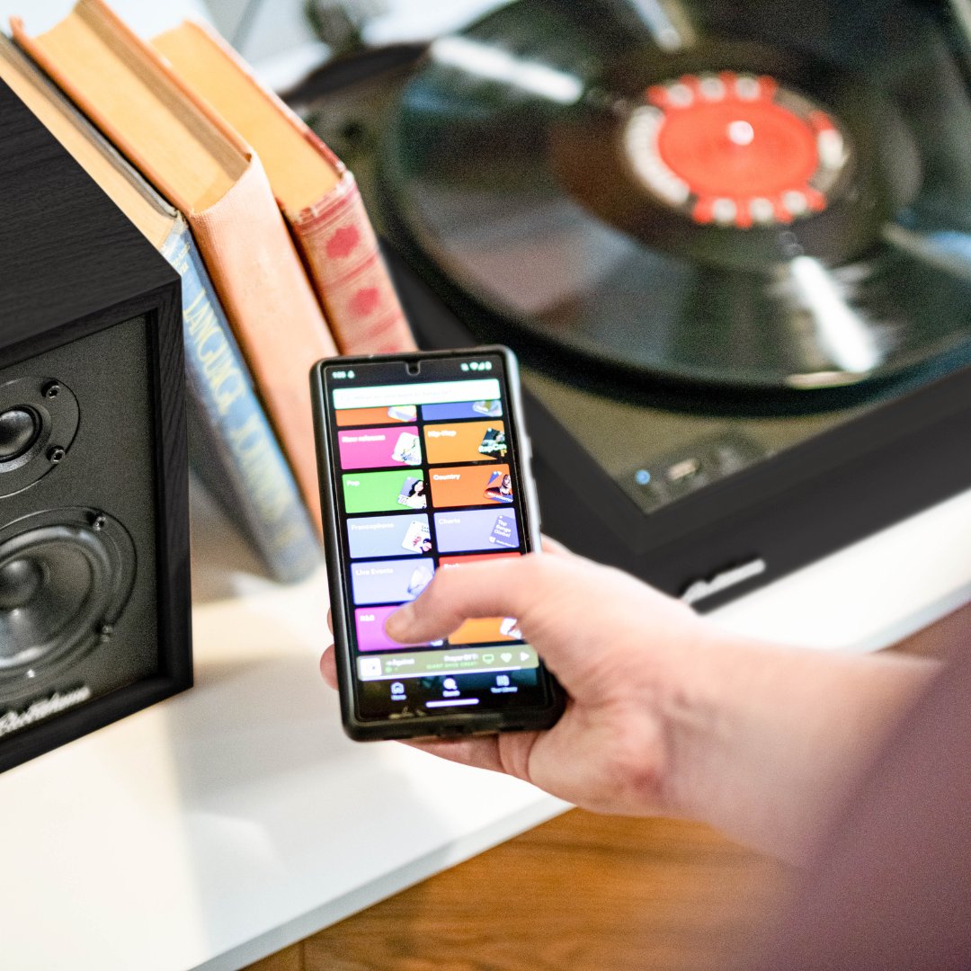 electrohome's tweet photo. Your vinyl era starts now! 🪵🎶 The RR36 + EB30 bundle offers handcrafted retro style, warm sound, and a simple unbox → connect → play setup. Now, which album to spin first? #MyElectrohome #VinylVibes #RetroStyle #TurntableLife #VinylSetup https://t.co/9TWnfQX0No