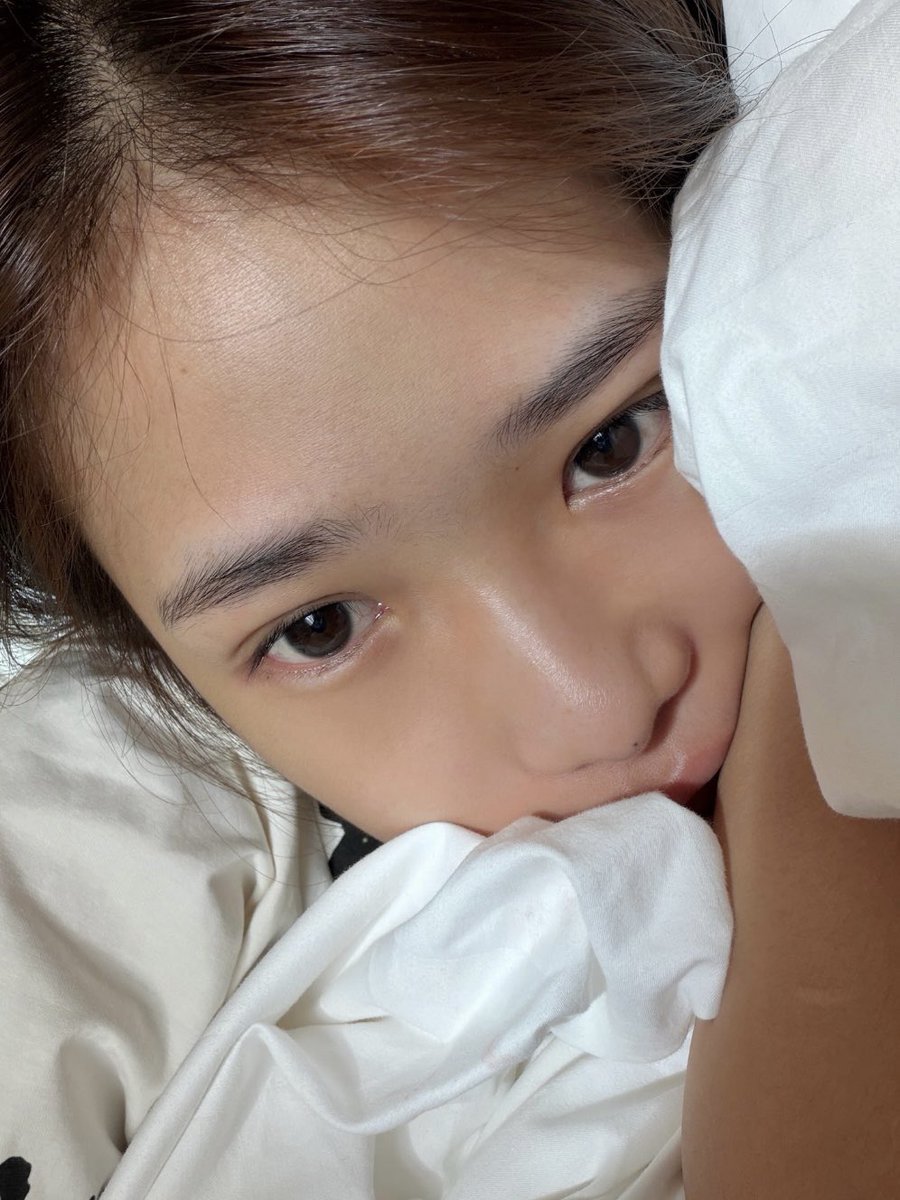 tomatoessause's tweet image. ‘ พี่นอนกอดเค้าต่อได้ไหม ’

‘ ถ้าหนูเป็นดี พี่จะอยู่ต่ออีก 15 นาทีค่ะ ’