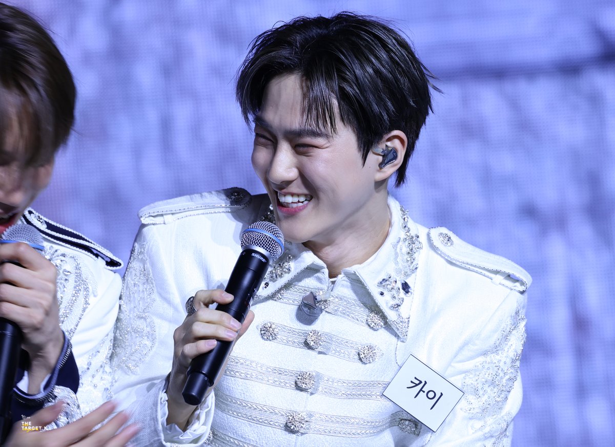 260119 EXO REVERXE 쇼케이스

동생조아 히히토끼🐰

#수호 #준면 #SUHO #スホ #金俊勉
<a href="/weareoneEXO/">EXO</a>