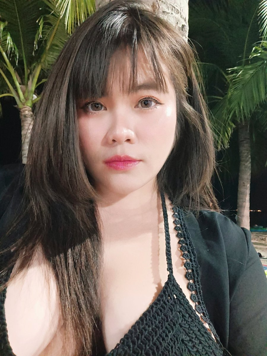 เจอกันใต้ต้นมะพร้าว🌴
#บางแสน #ชลบุรี