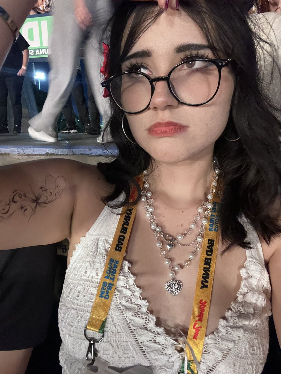 sofongos's tweet image. así sin invitados ni nadota fácilmente el mejor concierto al q iré en mi vida