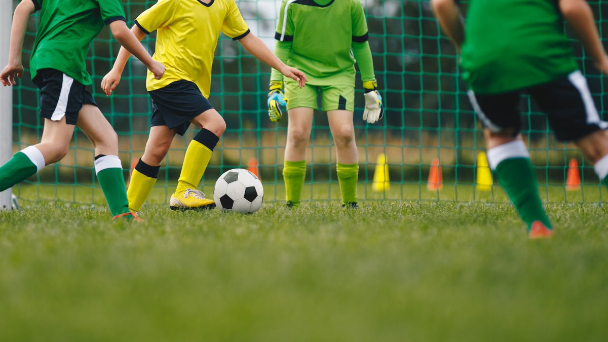 "Estudo examinou se o bio-banding (isto é, o agrupamento de jogadores por maturação biológica) influencia as avaliações de especialistas em talento sobre comportamentos psicossociais."
Acesse: cienciadabola.com.br/bio-banding-mu…