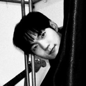 standingzone's tweet image. 커튼 뒤에 키다리 커신 잇음 ㄷㄷ