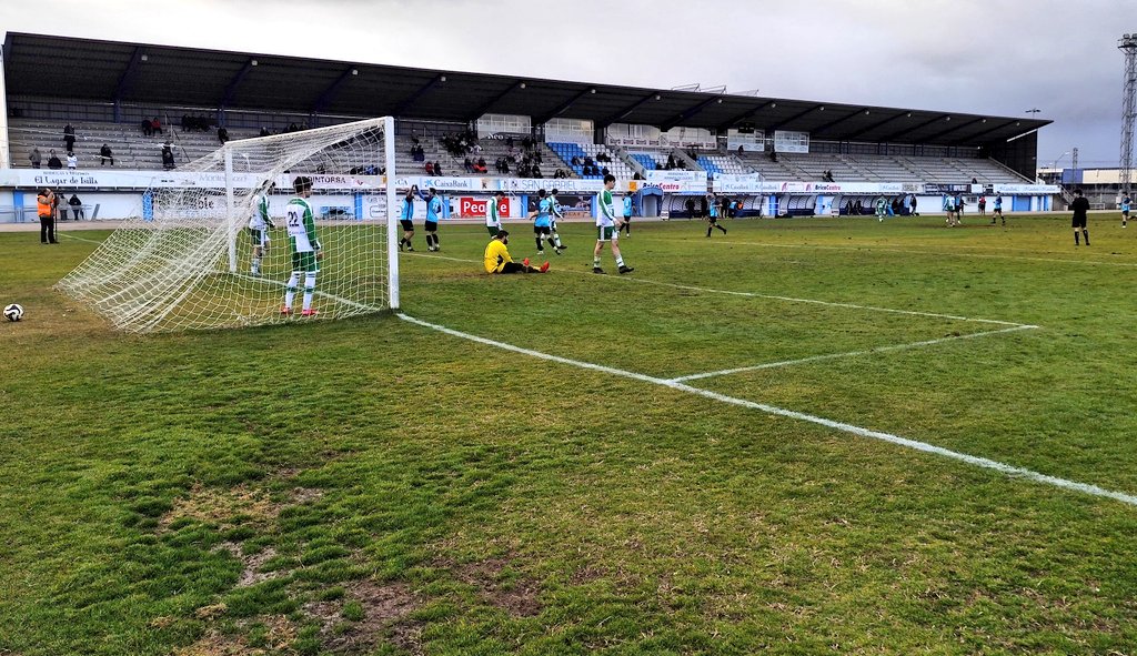 Diegoamartin13's tweet image. 🟠 FÚTBOL

⚽ Tras su Campeonato de Invierno, @RiberCD comienza la 2️⃣' vuelta en Liga Provincial (@FCyLF) con derbi

▶️ Los #azulones reciben este sábado (16:30 h) en el Juan Carlos Higuero al Raudense  

📊 Enfrentamientos 1️⃣4️⃣' jr. Liga Provincial (@FCyLF):…