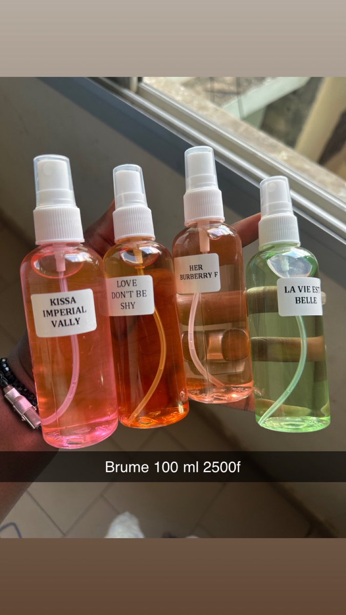 Col78013Fanta's tweet image. ✨ Brume parfumée 100 ml – 2 500 F ✨
Senteur agréable • Longue tenue
Parfaite pour le quotidien
📩 DM pour commander
#businessSenegal #parfum #huileparfumee #musk #Brume #viralvideo @