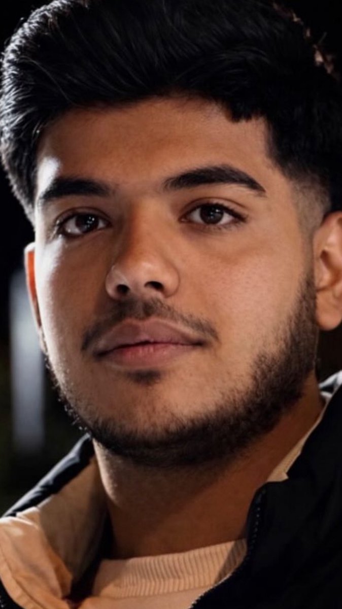 GhorbaniiNiyak's tweet image. Help this story spread like a bomb 💔

The Will of #MiladHassanzadeh, a 17-year-old Iranian youth who was murdered by the Islamic Terrorist Regime:

“I am leaving now.
If I am killed, or even if I am arrested,
be glad, because I chose to live with honour and dignity.
If I am to…