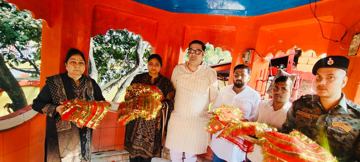 श्रीं ह्रीं क्लीं ऐं वज्र वैरोचनिये हुं हुं फट् स्वाहा"

मां छिन्नमस्तिका के दरबार में सपत्नीक पहुंच कर मां की वंदना कर सबके कल्याण की कामना की!!🚩🚩🚩

<a href="/iChiragPaswan/">युवा बिहारी चिराग पासवान</a>  <a href="/LJP4India/">Lok Janshakti Party (Ramvilas)</a>