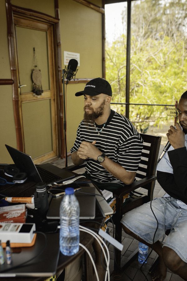 SynnexE's tweet image. Then &amp;amp; now.

From the early days to the present moment.Built on consistency, driven by passion.
@Ozedikus keeps evolving, the journey continues.

#thenandnow #ozedikus #superstar