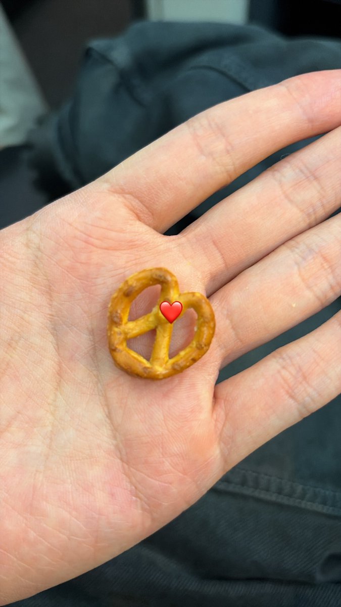 knockknock0408's tweet image. BAEKHYUN ins