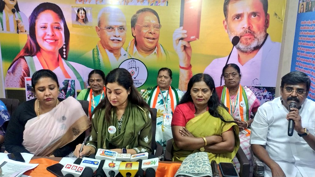 AIMC National President <a href="/LambaAlka/">Alka Lamba 🇮🇳</a> Ji participated in a press meet in Puducherry, where she addressed key issues concerning the Union Territory. 

During the press conference Puducherry State Women Congress President <a href="/NishaNishapondy/">rahanathunnisha @nisha Pondicherry</a> ji, General Secretary Kamlakshi Ji along with