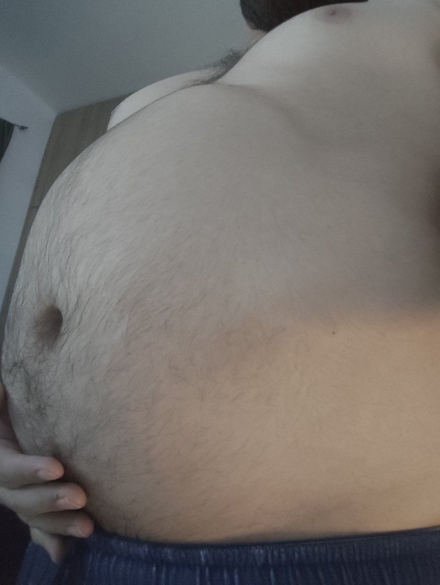 Someone is getting huge (and they like it)

#bellyinflation #bellyexpansion #belly_inflation #bellystuffing #bellypumping #inflatedbelly #gaining #growing