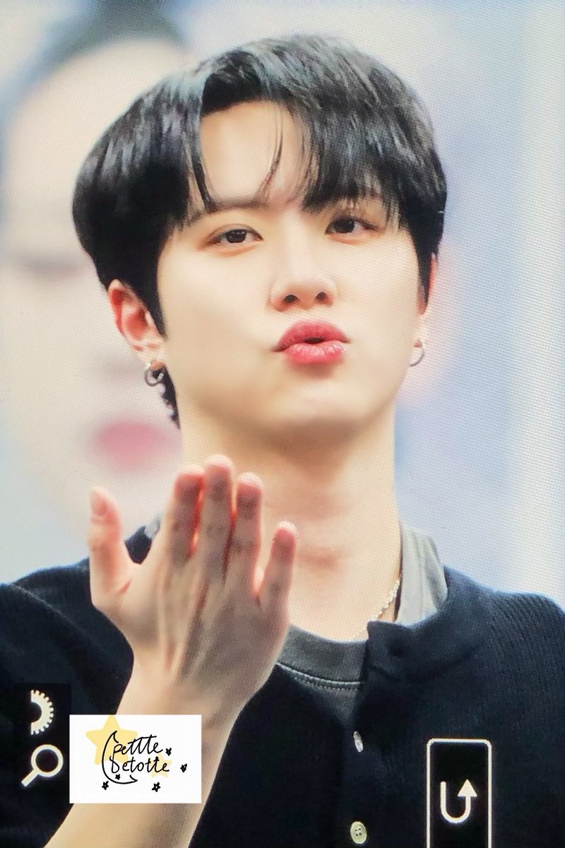260124

우리 이제 집가자 .. 

#위아이 #김동한 #동한 #WEi 
#잘했동한 #ドンハン #KIMDONGHAN