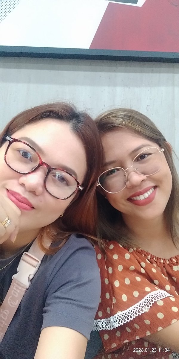 dizeen28's tweet photo. Kami npud! Hahahaha #friends #20yearsoffriendship #foryoupageシ https://t.co/DbV8QwzwL0