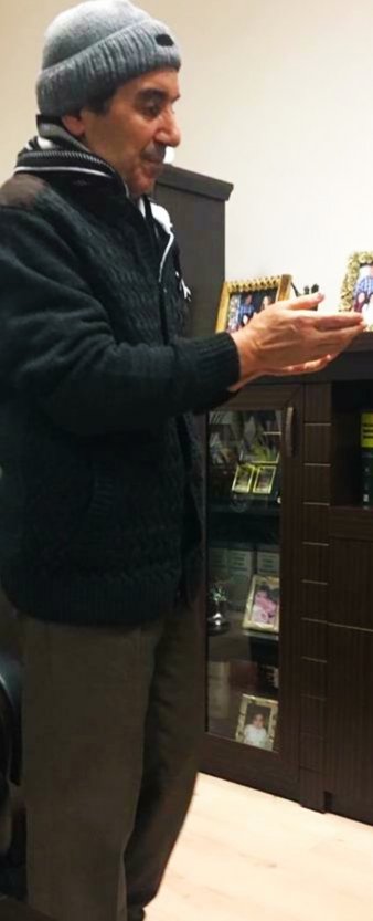 Türkiye'de ilk olaylar başladığı zaman bile Ülke'yi terk etmeyi düşünmeyen, elindeki yurtdışına gitme imkanlarına rağmen Türkiye'de kalan, %100 masum olan ve hiçbir şekilde "kaçma" şüphesi bulunmayan, yeri yurdu belli Babam artık evine, hasta kızına 
 #AliUnalEvineDonsun