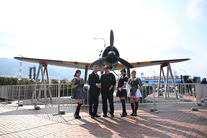 淡*水様 艦これ 呉 瑞雲除幕式 「瑞雲を君へ」ミニアクリルボート&伊勢・日向シ 提督の皆さん、お疲れさまです！ #C2機関 は呉「瑞雲」展開除幕式を