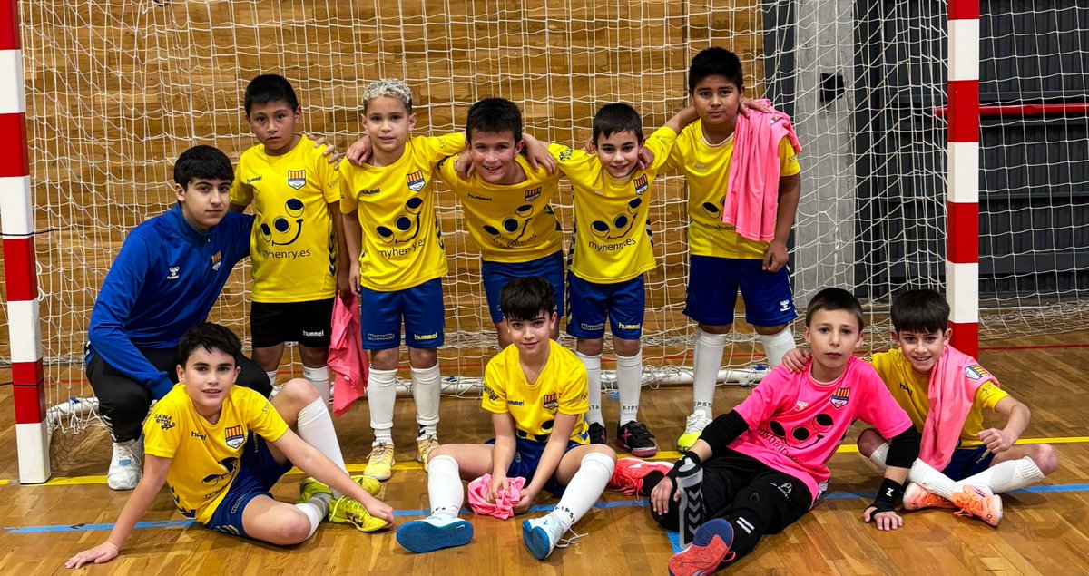 cfssantboi's tweet photo. Benjamín "A" 7-1 Cornellá
Resultado final de la jornada 💛💙 #CFSSantBoi #unescutunafamilia https://t.co/mN58cmnejg