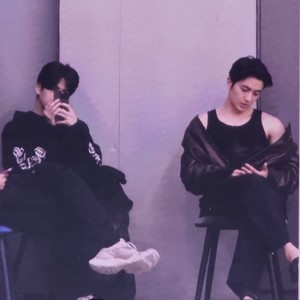 사진 언제 찍었는지도 모르는
니폰내폰이 자연스러운 씨피 ㅋㅋㅋ