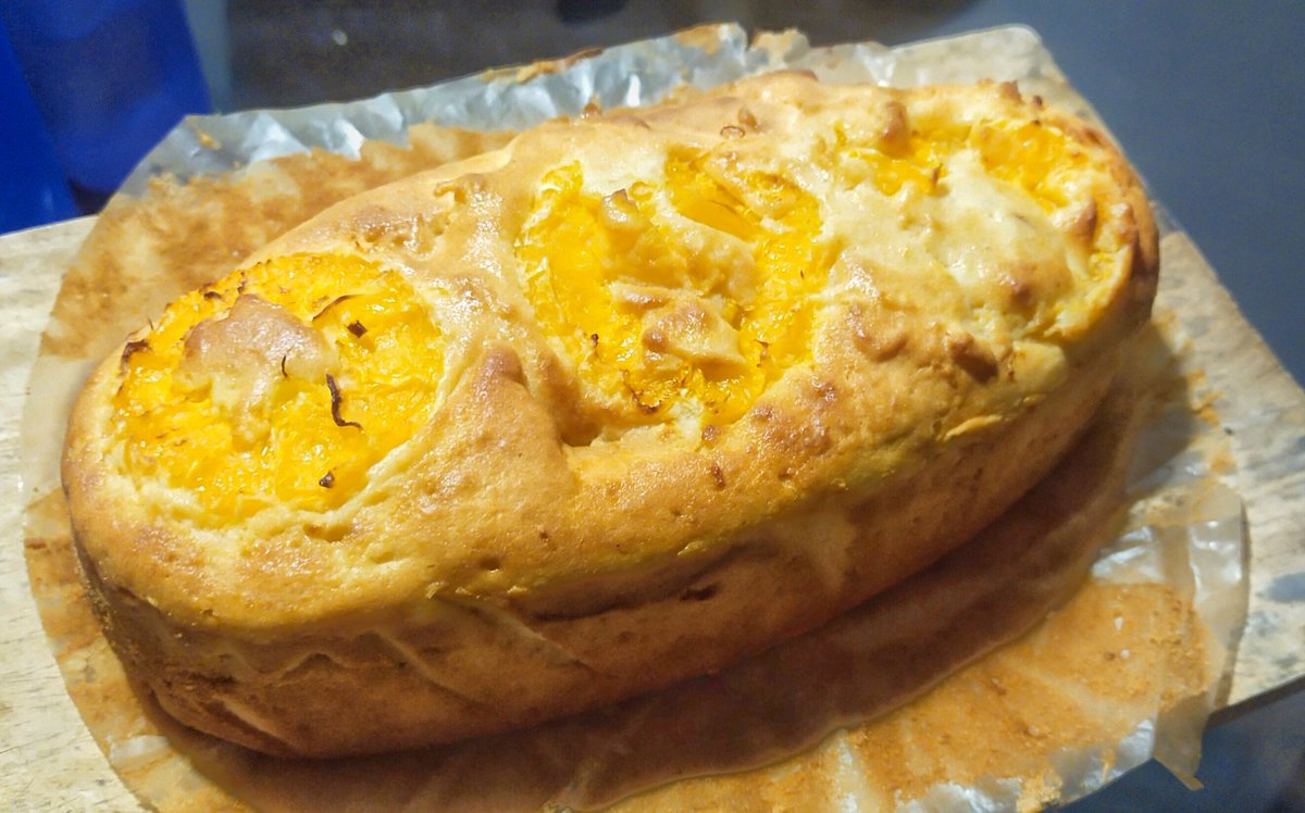 Lighting is bad because its already evening but I made an orange loaf cake on impulse today.