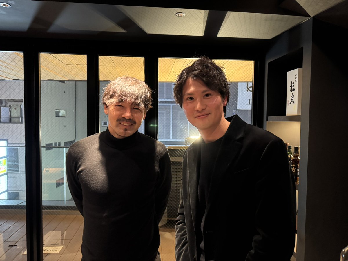 松井さんと新年会。僕の知る中でネットで書かれてることと実態が1番良い意味でかけ離れてる人(笑) そしてサッカー少年的には永遠の憧れであります。