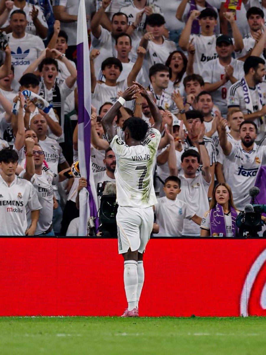 vini_ball's tweet image. Vini's best performance of the season came in the Villarreal game at the Bernabeu but nobody remembers this because "he was sh*t the entire season" gaslighters were working overtime...