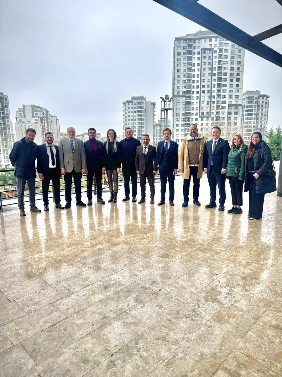 Küçükçekmece İlçemizde Sayın Genel Başkanımızın katılımlarıyla kahvaltı programında bir araya geldik.
Çok güzel bir program oldu Küçükçekmece İlçe Başkanlığımıza teşekkür ederiz.Aynı zamanda İlçe Başkan Vekilimizin oğlu Pamir’de çok sevdiği Ümit Hocasıyla buluşma imkanı buldu.