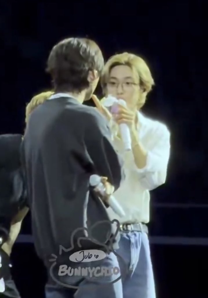 แอนตันโดนมีดโกนหนวดบาดเมื่อเช้า ยัยบิรีบบมาดูเลยว่ะ😭 มานไม่โกนก็บ่นโกนแล้วบาดก็ห่วง หวงกันตามประสาแฟนมาก