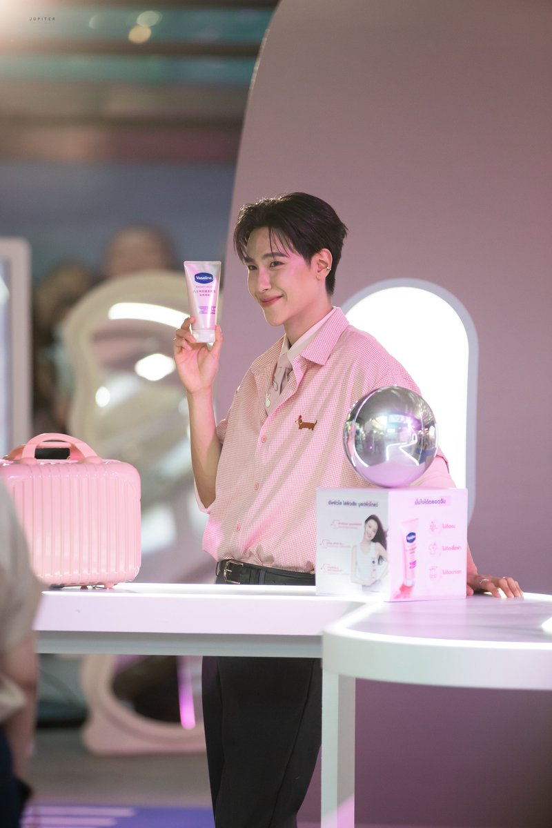 jrr_juupiter's tweet image. สุดหล่อมาแล้ววว ผิวไบรทมาเลยยยย 

JUNIOR WITH VASELINE POPUP

#VaselineRadiantxJunior
#junniorrs @jnnrrs : ◡̈ 𓂃𓈒 ꙳