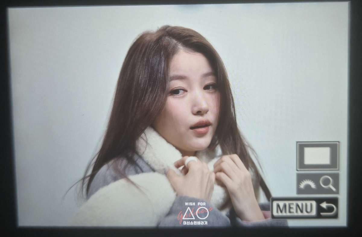 SB951207's tweet photo. 260124 시즌그리팅 팬사 프리뷰(preview) (#소원) 
백만년 만에... 너무 행복했어 😇 곱창 전골 꼭 먹을게
너무 귀여워 😇
#소정 #김소정 #Sowon  #ソウォン
#김소원
#대삼미
@haky_ent https://t.co/6GFxyt8tqz