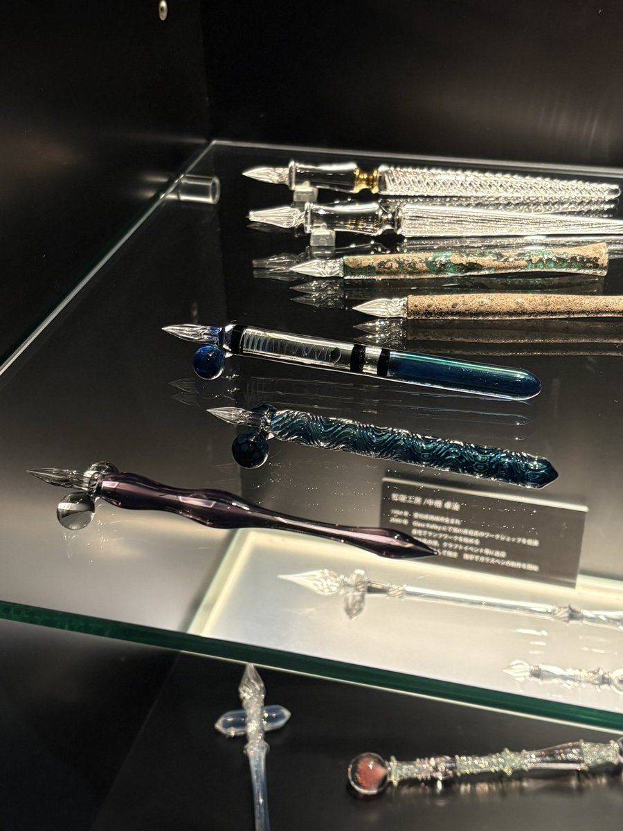 mo_rii_pen's tweet image. 疲労コンパイマン
とんぼ玉ミュージアムにて、見てきました。

#HASE硝子工房 
#GlassStudioToos