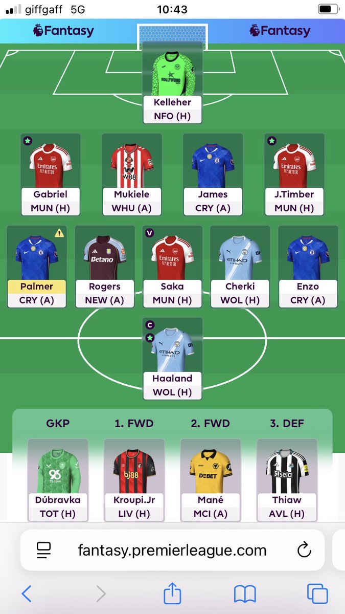 RowanSimmons's tweet photo. @GameweekGuru Would you change bench was thinking kroupi in ? https://t.co/lHNs6Qf82n