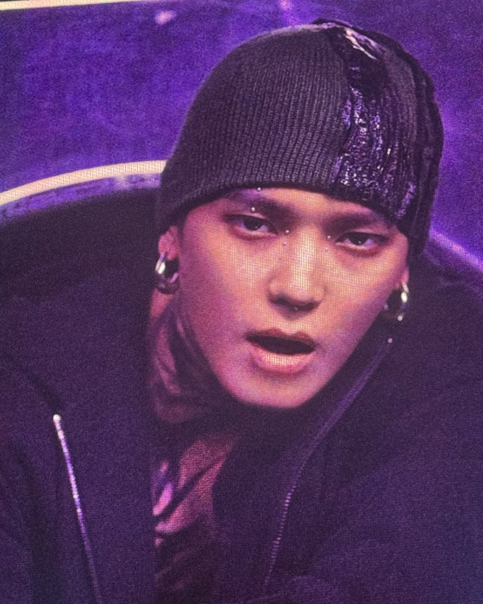 uzermp4's tweet image. taeyong in the 404 euphoria vcr