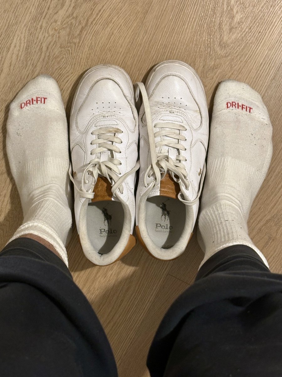 🇺🇸 Size 12. They stink! Put your face in them, slave!

🇮🇹 Taglia 46. Puzzano! Mettici la faccia dentro schiavo!

Sign up my onlyfans.com/arontopmaster1 🔥🔥