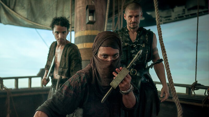 TheReviewGeek tweet media