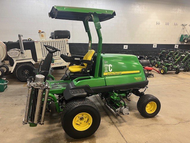 turfnet's tweet image. For sale: 2016 John Deere 7500A E Cut: 2016 John Deere 7500A E-cut Fairway Mower up for sale. 11 Blade Reels: 75% reel life left Wiley Front Rollers Rear Roller Counter Rotating Brushes Canopy Headlights 2381 Hours In Very Good condition dlvr.it/TQXWFV