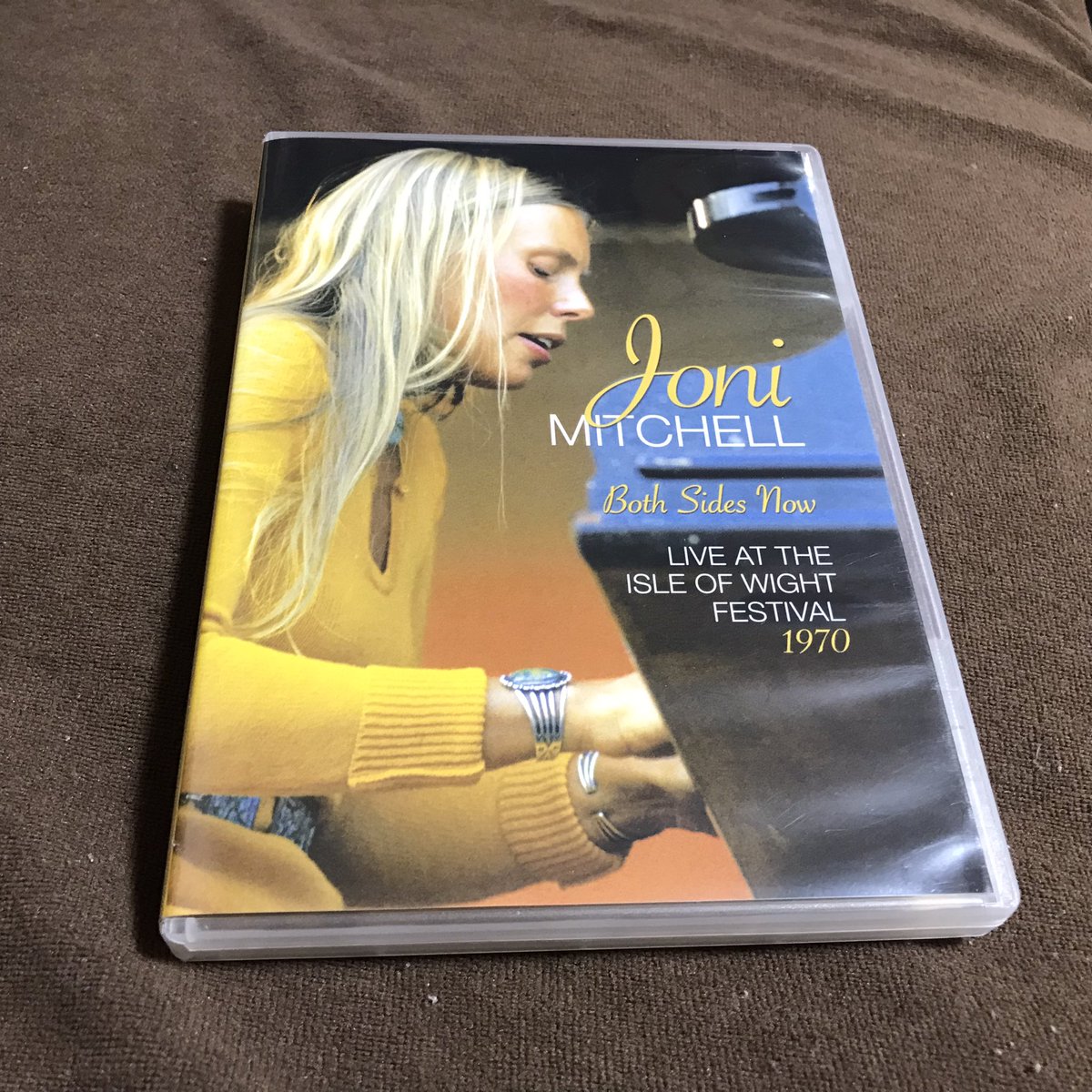 DJMASACHOOSETS's tweet image. A Flammable Flower 
I've looked at Life from both sides now. 
#jonimitchell #nowviewing #isleofwight 
#festival #rock #folk #jazz #pop