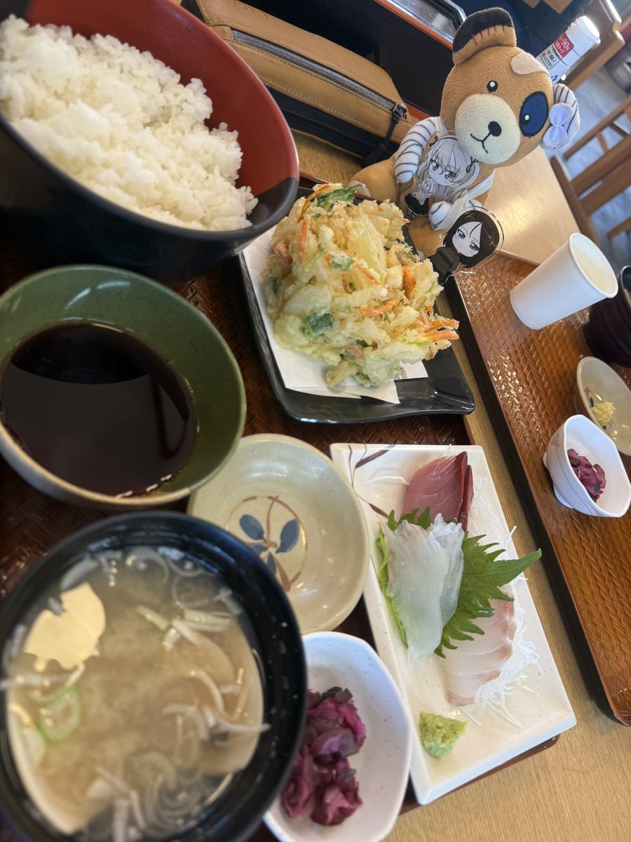 2002BH5's tweet photo. 今日の食事

かあちゃん御膳
焼き鳥
とんかつ屋の満足かつカレー＆茨城メンチカツ

 #大洗
 #かあちゃんの店
 #鳥孝
 #水戸
 #CookFan https://t.co/EBllgtmSmN