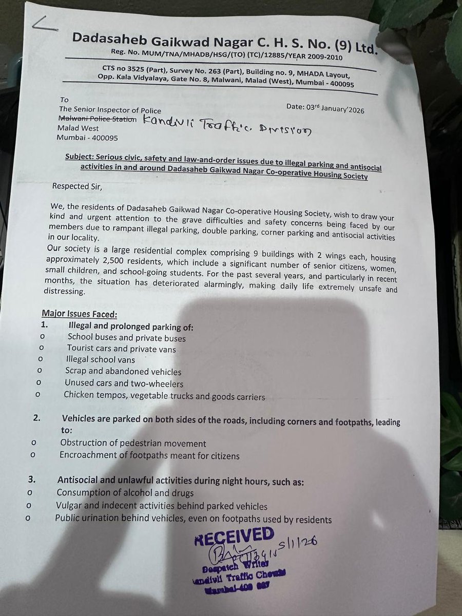 niloferm's tweet photo. @mumbaimatterz @RidlrMUM @richapintoi  
Malad West(Malwani MHADA)residents suffering. Roads blocked due to illegal/unidentified parking, ongoing construction occupying half the road.Already Complained to BMC,traffic Police &amp; Malwani police station. No action taken yet. https://t.co/XP6Pnp0Vwb