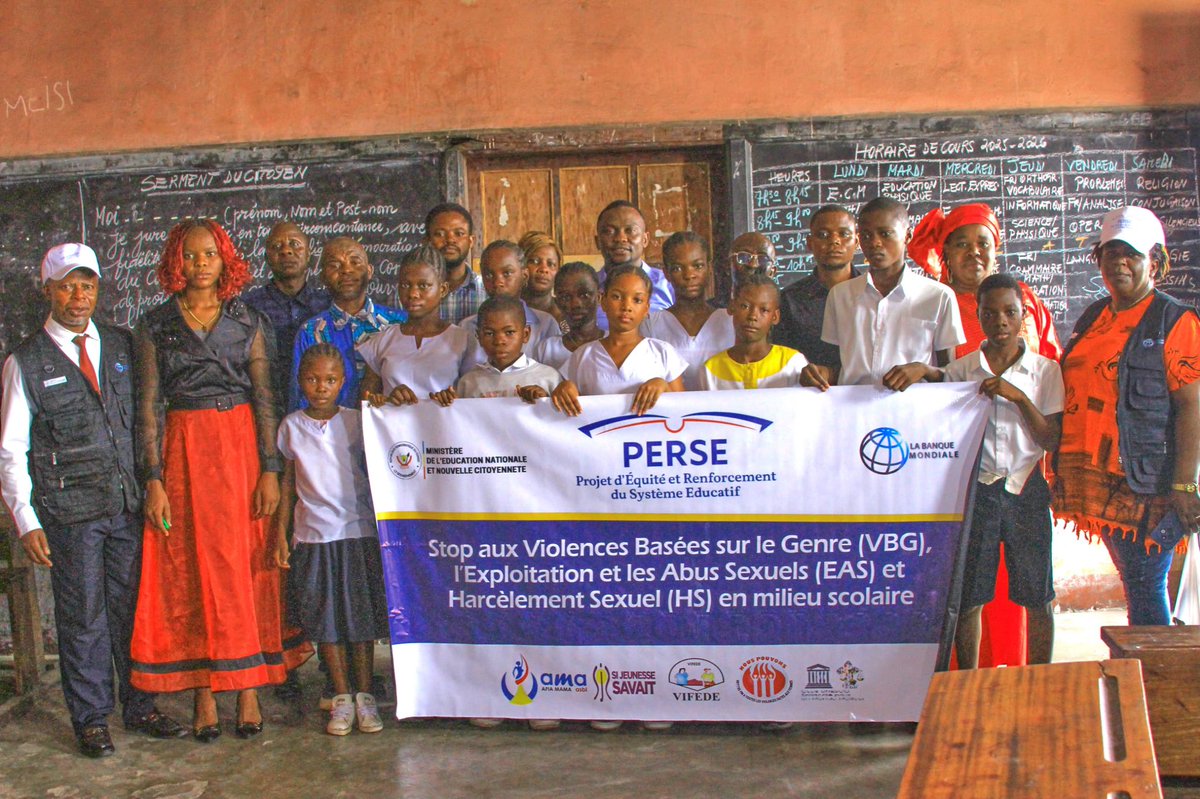 Vifederdc1's tweet photo. La VIFEDE, dans le cadre du consortium PERSE, a lancé des clubs scolaires à Lukunga (Kinshasa). 10 élèves et 10 personnels éducatifs formés sur la VBG, EAS et le harcèlement sexuel. 
#PERSE #VIFEDE #VBG #EAS #HarcèlementSexuel #Éducation https://t.co/nkWJcZWYVX