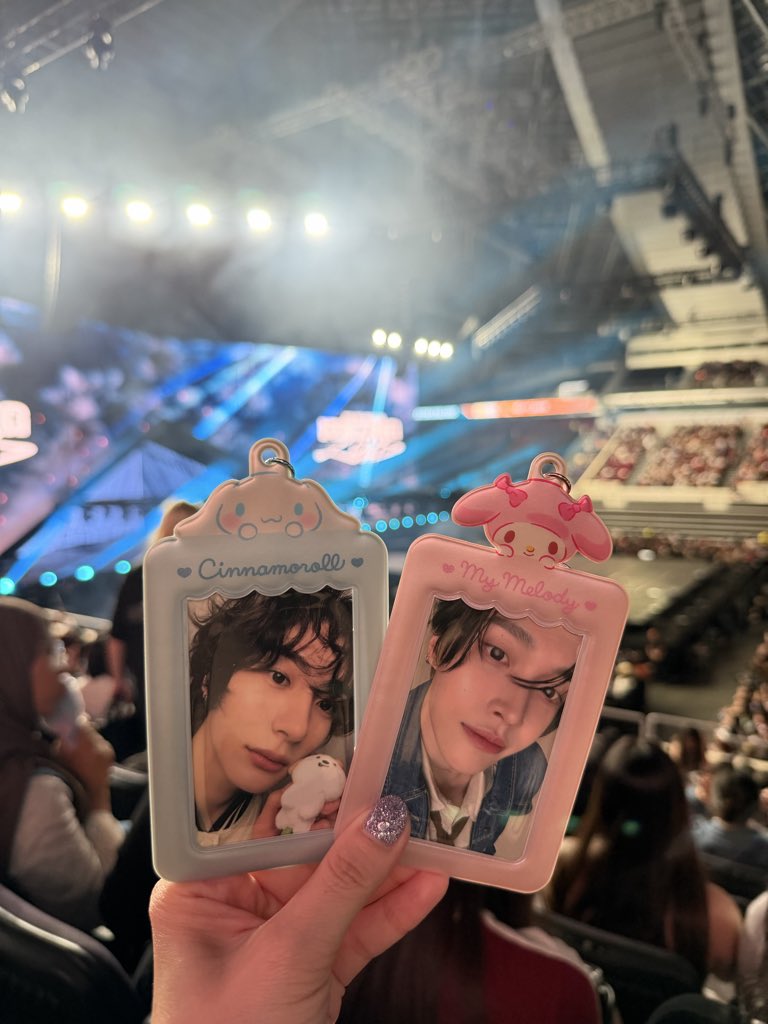 nidwonbin's tweet photo. I’m ready. 🧡

#RIIZINGLOUDinSG 
#RIIZINGLOUDINSINGAPORE https://t.co/zotXnRlEbw