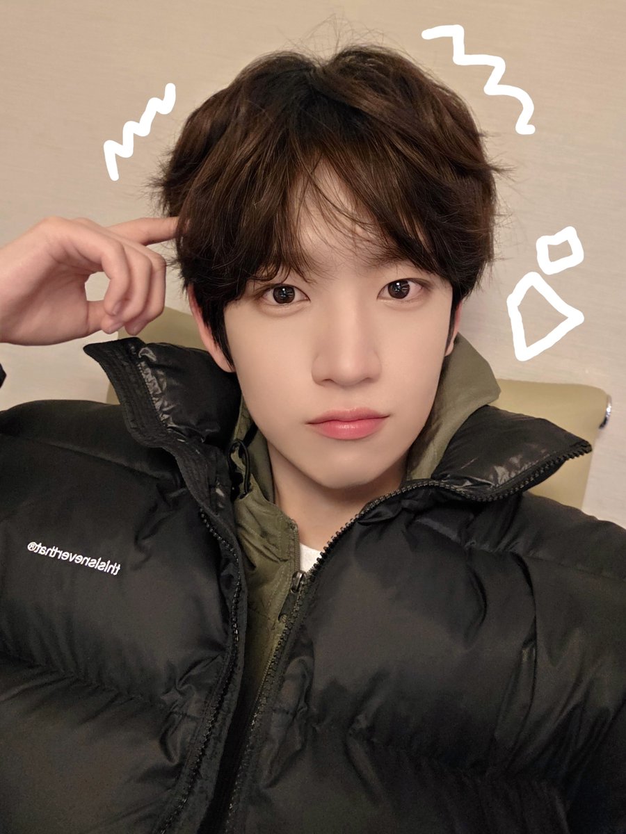 IDID_starship's tweet image. [🌠] #김민재_DID
😳👀🙃🙂

#IDID #아이딧 #KIMMINJAE #김민재