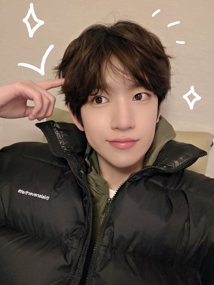 IDID_starship's tweet image. [🌠] #김민재_DID
😳👀🙃🙂

#IDID #아이딧 #KIMMINJAE #김민재