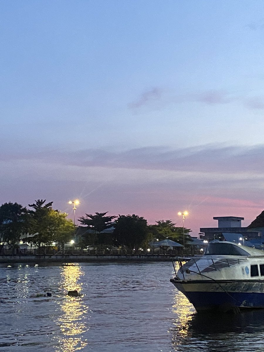 syarla's #FURAB🛳️💜 tweet media