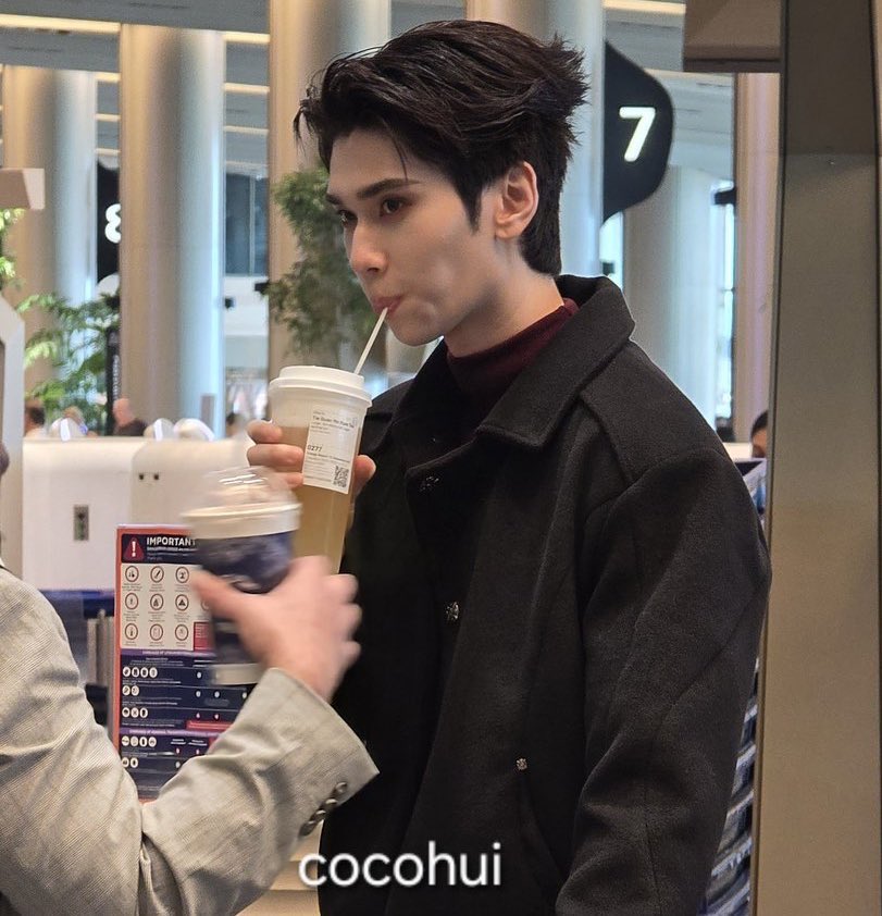 meowjoong's tweet image. o tamanho no bico 😭 é a coisa mais linda do mundo

Shilla SG x Dunk
#ShillaXDunkFanEvent
#ShillaDutyFreeSG
#TravelwithShilla