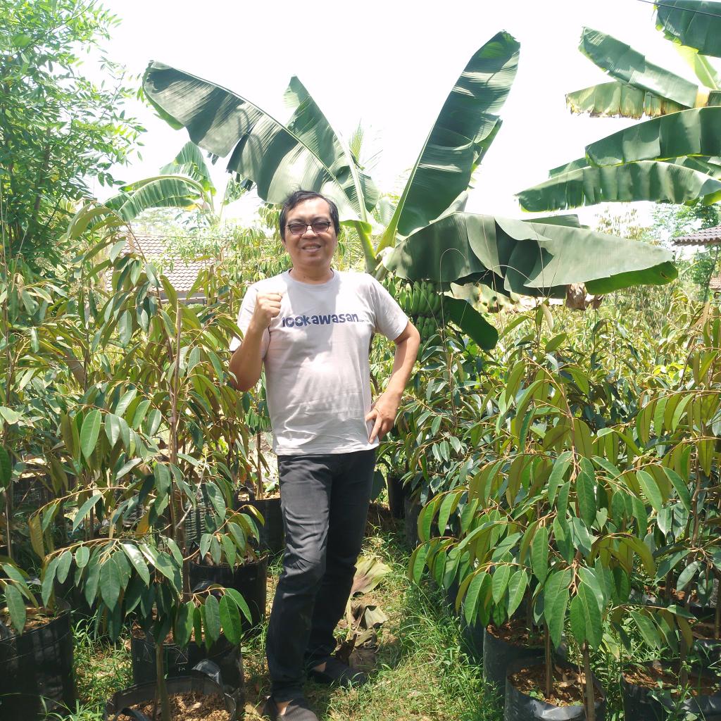 Hidup yang asoy itu bisa dedikasikan energi untuk membagikakn pengetahuan seiring menikmati pertumbuhan tanaman :)