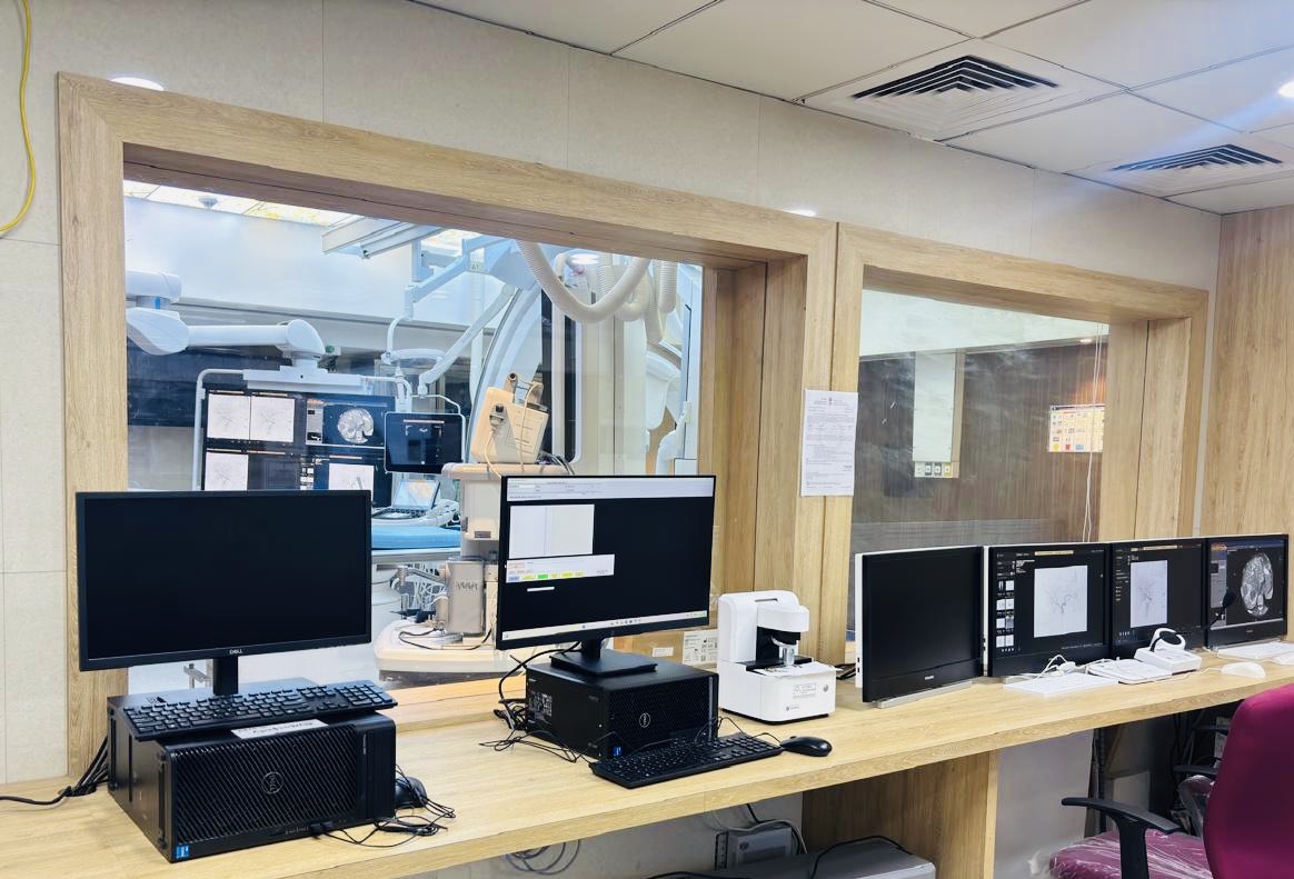 Kajari16's tweet photo. State-of-the-art biplane DSA was inaugurated by Dr. Pankaj Chaturvedi and Dr. Navin Khattry in the Radiological Research Unit @ACTREC_TMC. This facility also houses a high-end ultrasound for USG guided procedures and a navigation system with MR-TRUS fusion for transperineal.. https://t.co/wDwmtKPRmh